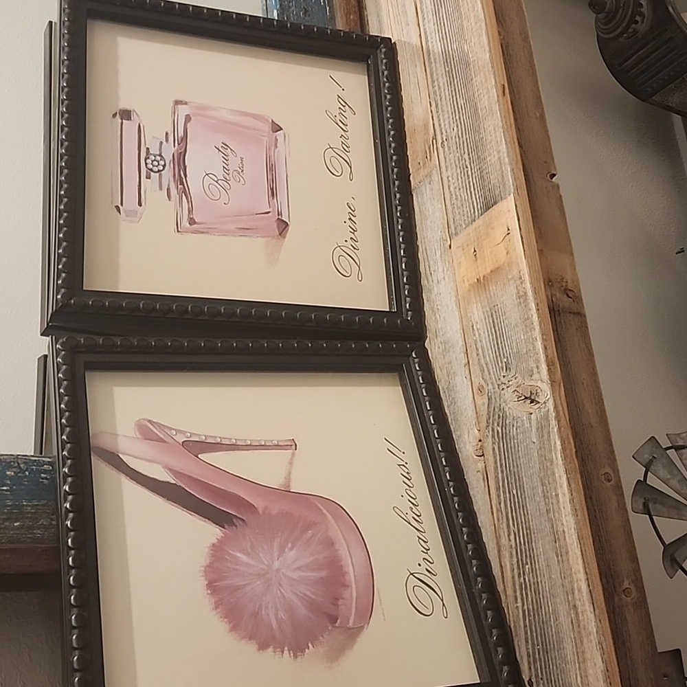 Glam wall hangings, pictures